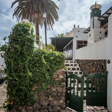 La Crucita - Arrieta Villa *